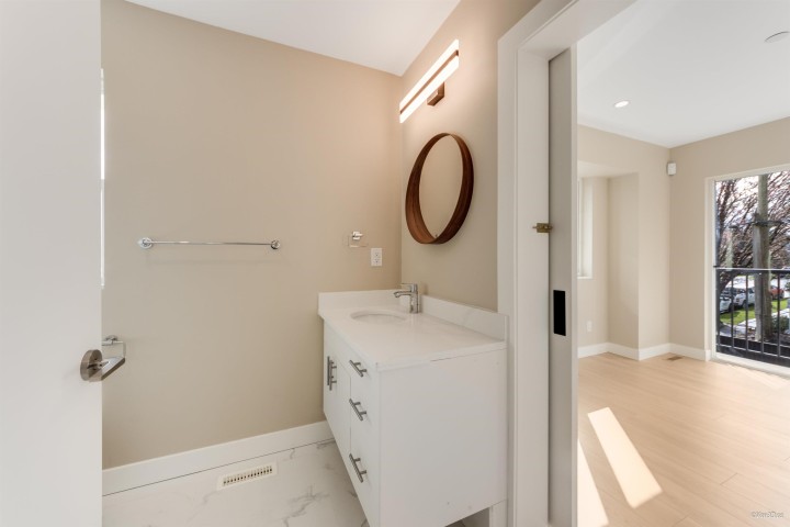 Photo 6 at 3249 Sophia Street, Main, Vancouver East