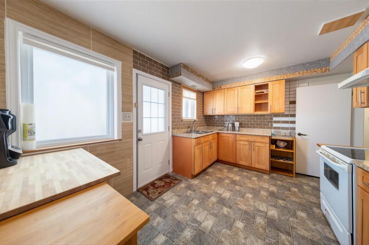 Photo 12 at 2911 E 51st Avenue, Killarney VE, Vancouver East