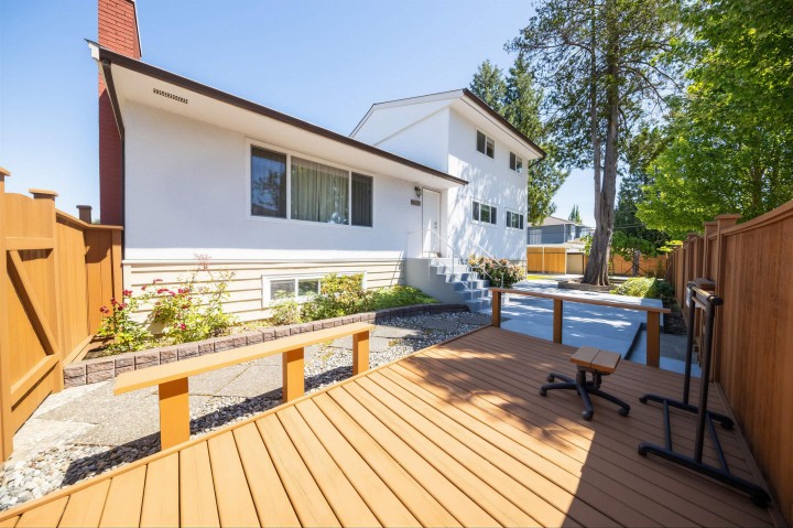 Photo 1 at 2911 E 51st Avenue, Killarney VE, Vancouver East