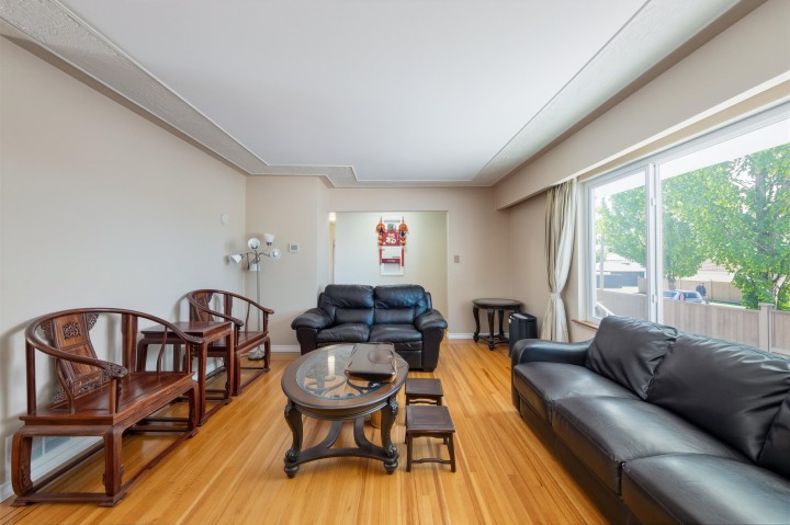 Photo 10 at 2911 E 51st Avenue, Killarney VE, Vancouver East