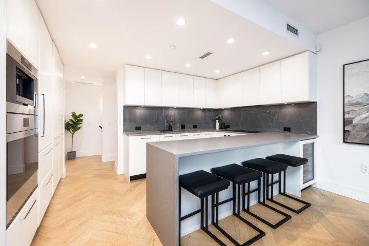 Photo 8 at 601 W 31st Avenue, Cambie, Vancouver West
