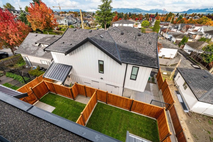 Photo 32 at 2 - 3065 Charles Street, Renfrew VE, Vancouver East