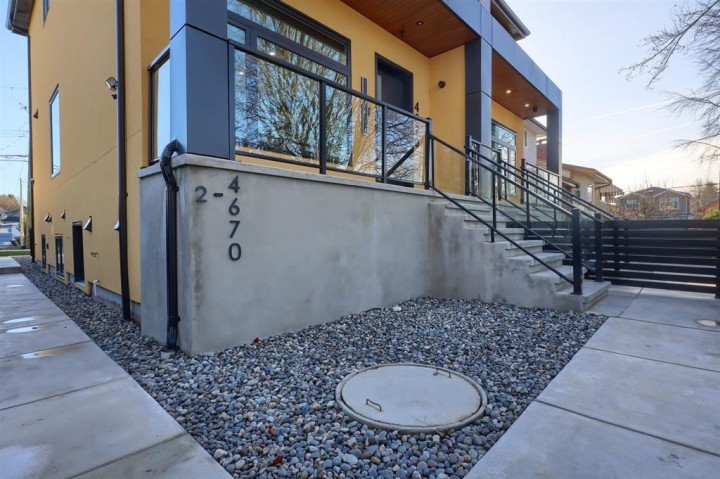 Photo 2 at 4670 Todd Street, Collingwood VE, Vancouver East