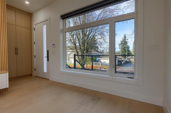 Photo 5 at 4670 Todd Street, Collingwood VE, Vancouver East