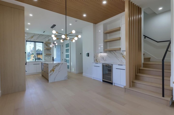 Photo 10 at 4670 Todd Street, Collingwood VE, Vancouver East