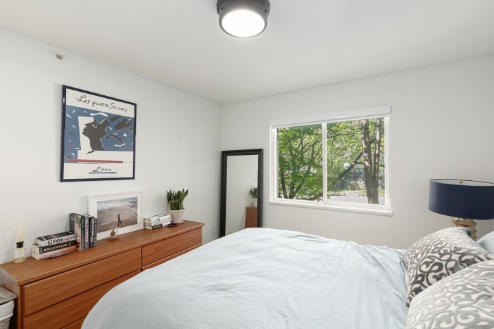 Photo 13 at 203 - 2272 Dundas Street, Hastings, Vancouver East