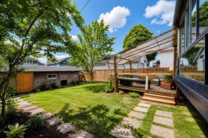 Photo 3 at 4711 Gothard Street, Collingwood VE, Vancouver East