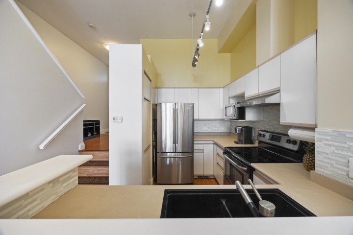 Photo 5 at 5 - 3586 Rainier Place, Champlain Heights, Vancouver East