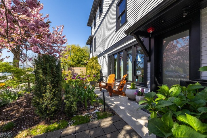 Photo 3 at 3918 Carolina Street, Fraser VE, Vancouver East