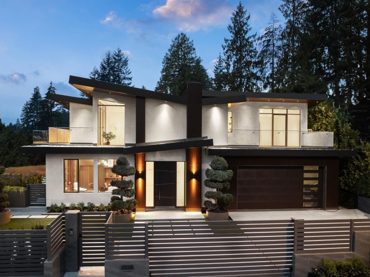 Photo 2 at 1405 28th Street, Dundarave, West Vancouver