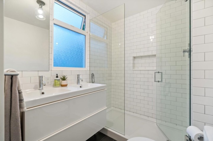 Photo 16 at 855 E 22nd Avenue, Fraser VE, Vancouver East