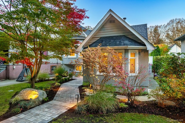Photo 1 at 855 E 22nd Avenue, Fraser VE, Vancouver East