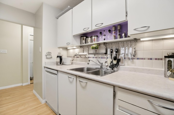 Photo 5 at 105 - 236 W 2nd Street, Lower Lonsdale, North Vancouver