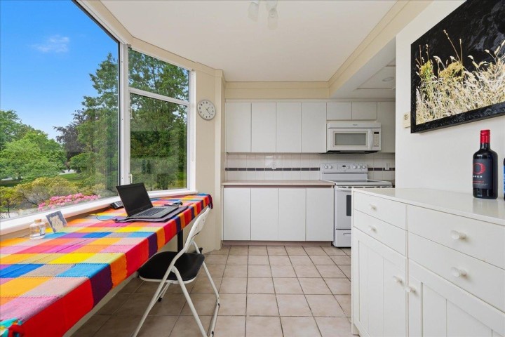 Photo 13 at 102 - 123 E Keith Road, Lower Lonsdale, North Vancouver
