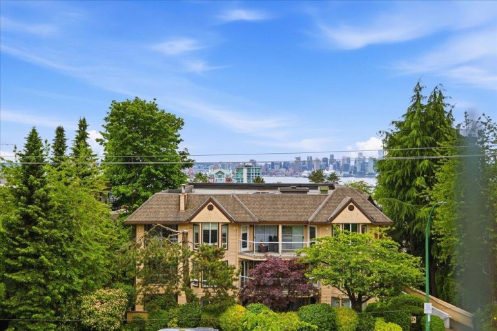 Photo 1 at 102 - 123 E Keith Road, Lower Lonsdale, North Vancouver