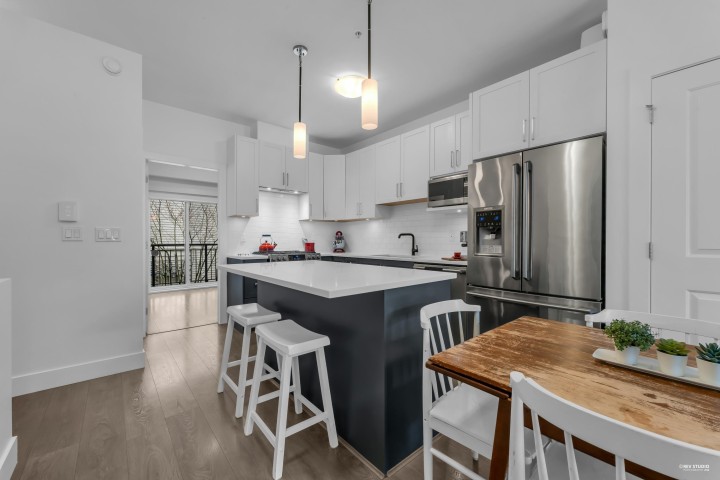 Photo 12 at 5795 Wales Street, Killarney VE, Vancouver East
