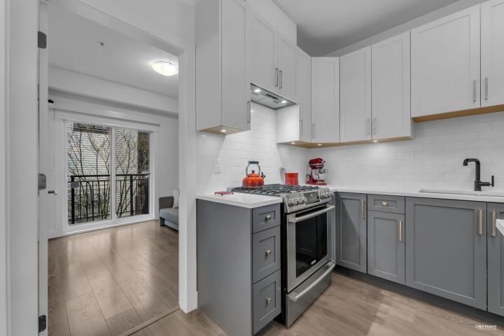 Photo 5 at 5795 Wales Street, Killarney VE, Vancouver East