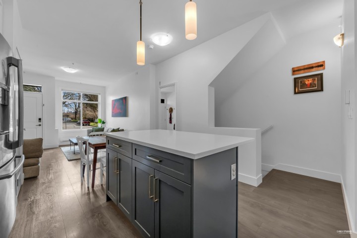 Photo 9 at 5795 Wales Street, Killarney VE, Vancouver East