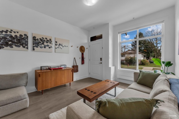 Photo 4 at 5795 Wales Street, Killarney VE, Vancouver East