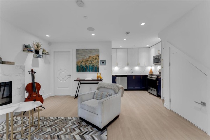 Photo 6 at 1020 Odlum Drive, Grandview Woodland, Vancouver East