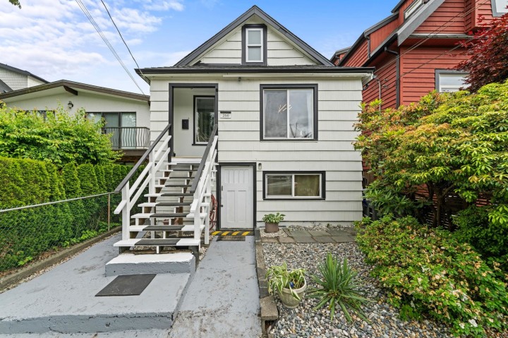 Photo 1 at 266 E 32nd Avenue, Main, Vancouver East