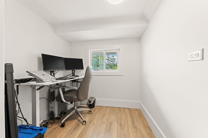 Photo 9 at 266 E 32nd Avenue, Main, Vancouver East