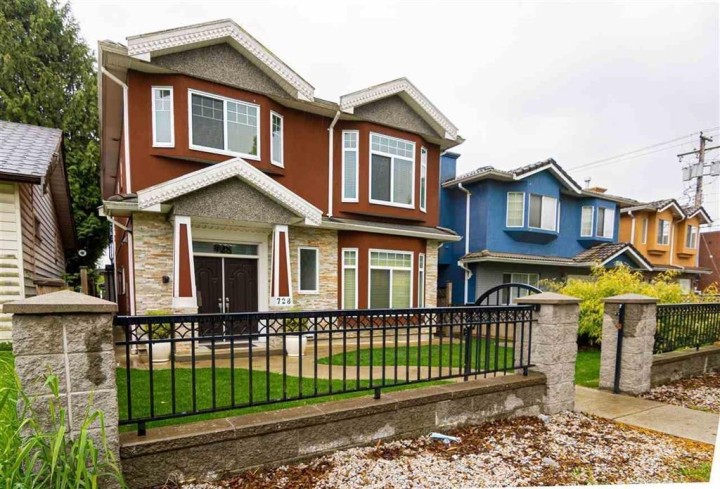 Photo 1 at 728 E 49th Avenue, South Vancouver, Vancouver East