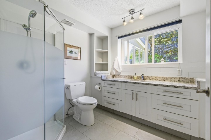 Photo 26 at 547 Fairway Drive, Dollarton, North Vancouver