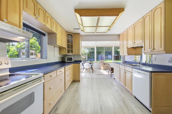 Photo 22 at 547 Fairway Drive, Dollarton, North Vancouver
