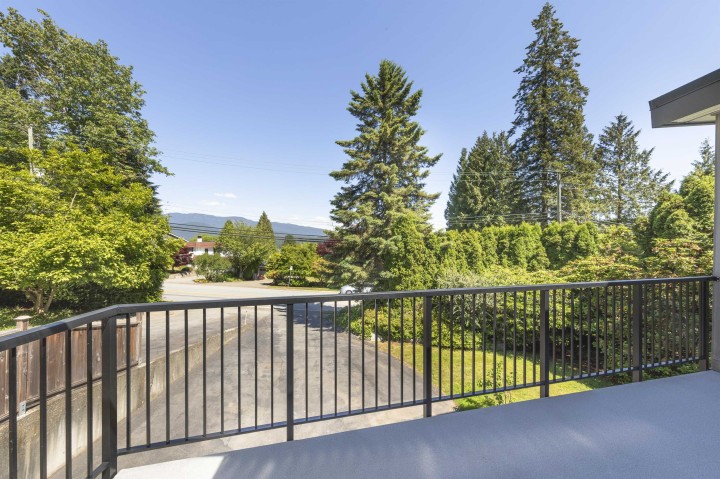 Photo 11 at 547 Fairway Drive, Dollarton, North Vancouver