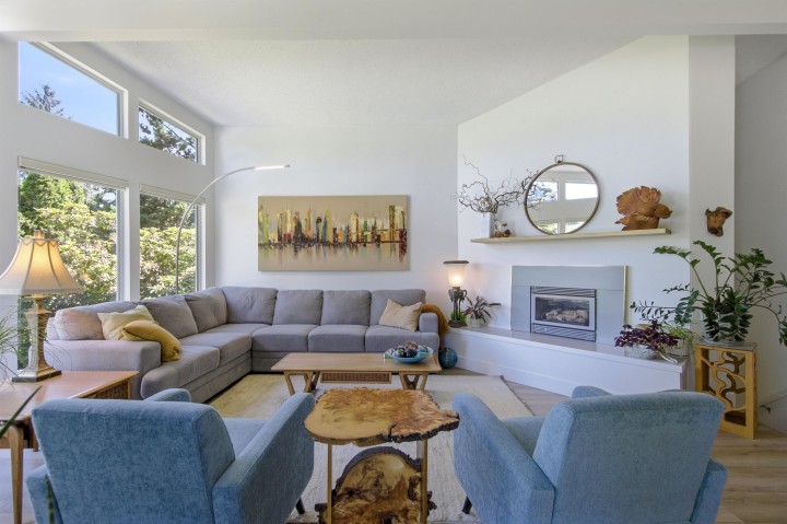 Photo 4 at 547 Fairway Drive, Dollarton, North Vancouver