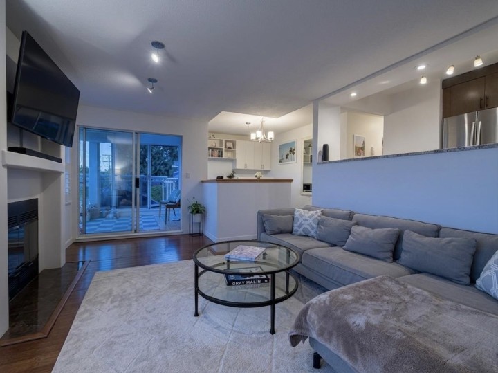 Photo 6 at 202 - 2440 Haywood Avenue, Dundarave, West Vancouver
