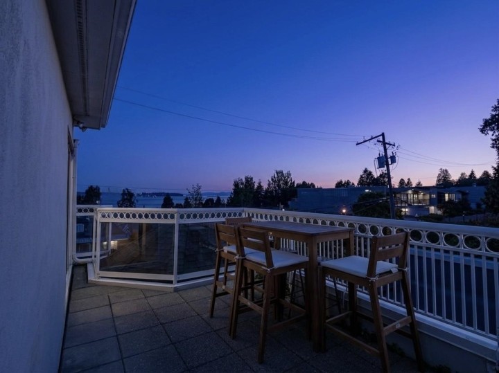 Photo 20 at 202 - 2440 Haywood Avenue, Dundarave, West Vancouver