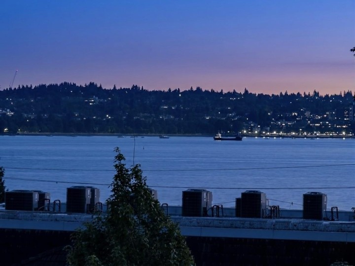 Photo 21 at 202 - 2440 Haywood Avenue, Dundarave, West Vancouver