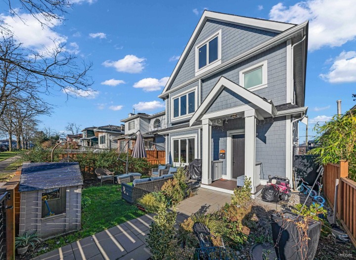 Photo 1 at 1907 E 40th Avenue, Victoria VE, Vancouver East