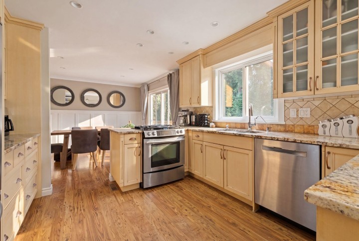 Photo 4 at 697 E Braemar Road, Braemar, North Vancouver