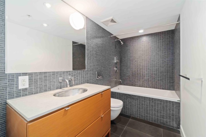 Photo 14 at 404 - 1762 Davie Street, West End VW, Vancouver West