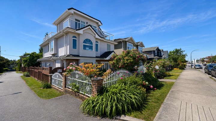 Photo 2 at 2776 E Georgia Street, Renfrew VE, Vancouver East