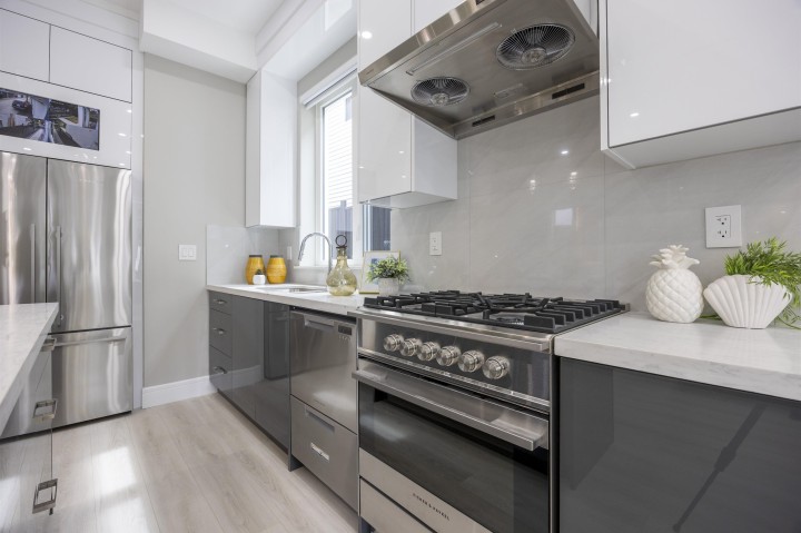 Photo 8 at 1 - 5808 Lanark Street, Knight, Vancouver East