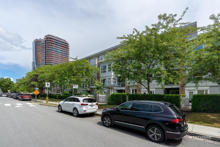 Photo 2 at 207 - 6198 Ash Street, Oakridge VW, Vancouver West