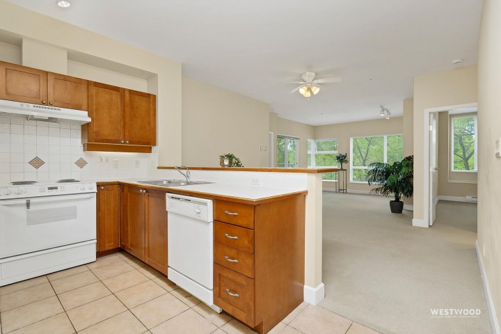 Photo 6 at 207 - 6198 Ash Street, Oakridge VW, Vancouver West