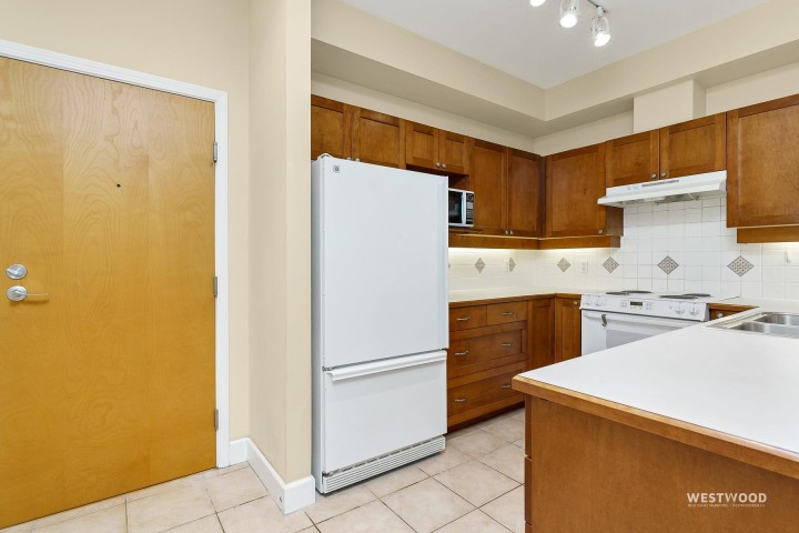 Photo 5 at 207 - 6198 Ash Street, Oakridge VW, Vancouver West