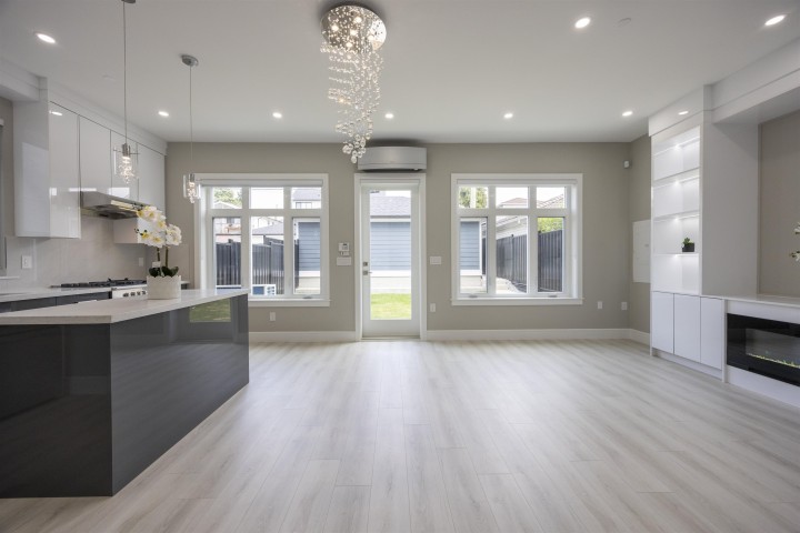 Photo 10 at 2 - 5808 Lanark Street, Vancouver East