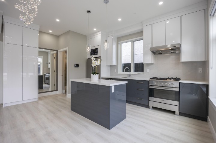 Photo 8 at 2 - 5808 Lanark Street, Vancouver East
