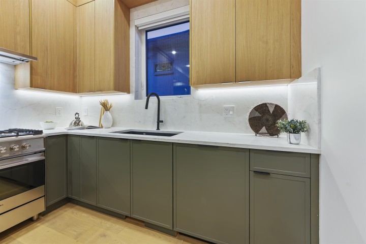 Photo 12 at 1 - 1322 E 13th Avenue, Grandview Woodland, Vancouver East
