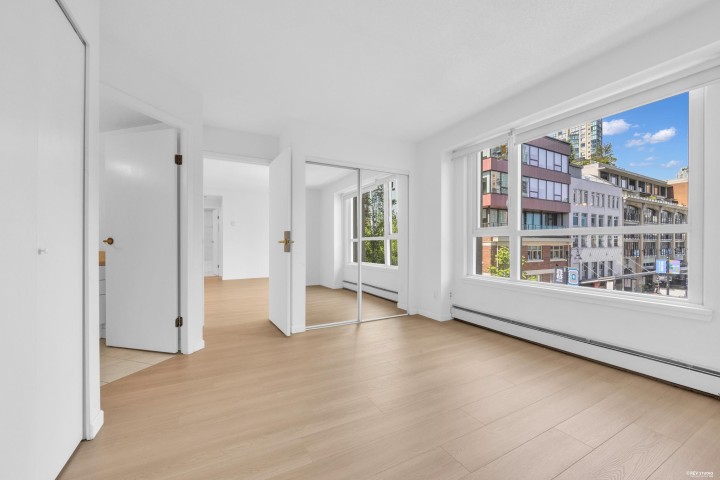 Photo 13 at 507 - 388 Drake Street, Yaletown, Vancouver West