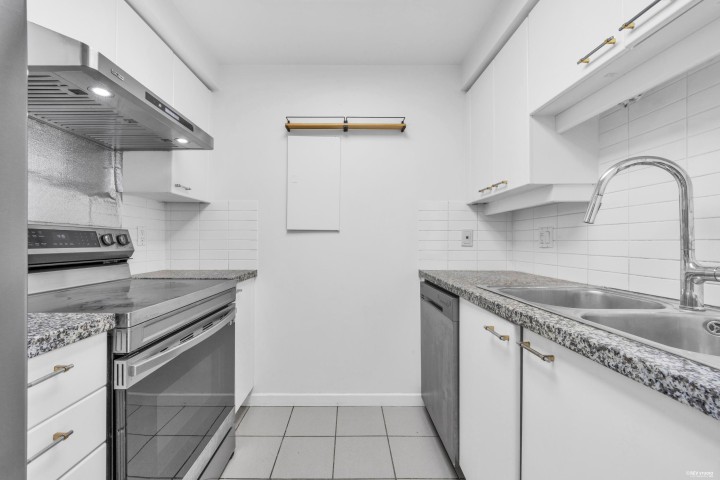 Photo 19 at 507 - 388 Drake Street, Yaletown, Vancouver West