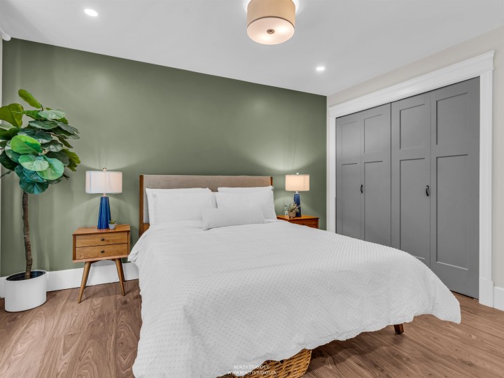 Photo 23 at 436 Lakewood Drive, Hastings, Vancouver East