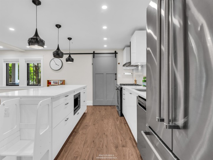 Photo 12 at 436 Lakewood Drive, Hastings, Vancouver East