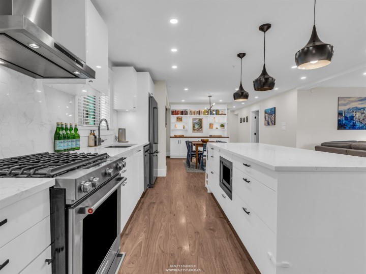 Photo 15 at 436 Lakewood Drive, Hastings, Vancouver East